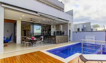 Imagem 2: Sobrado, 4 quartos sendo 3 suítes, piscina, armários em condomínio fechado!