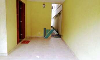 Imagem 6: Casa vazia junto à Avenida Central - 4 quartos sendo 1 suíte 2 vagas e quintal!