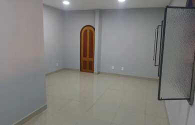 Imagem 2: Casa para fins comercial e residencial com 3 quartos sendo 1 suíte, ótima localização no A