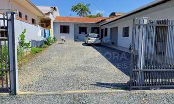 Imagem: Casa no centro de Barra Velha