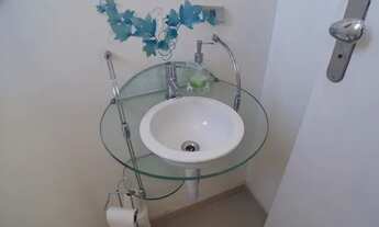 Imagem 6: Casa de condomínio térrea para venda tem 550 metros quadrados com 5 quartos