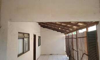 Imagem 2: Casa com 4 barracões