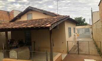 Imagem 3: Casa térrea a venda com 2 quartos em Jardim Universal - Araraquara - SP