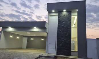 Imagem 5: Condomínio Fechado, Linda Casa Térrea c/ Piscina e Closet !