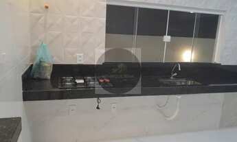 Imagem 6: Casa com amplo quintal, 03 quartos, área gourmet, garagem coberta. Condomínio fechado