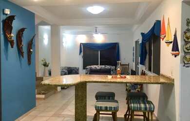 Imagem 3: Casa em condomínio, Guaratuba, Praia Central, 200m, 4 quartos, 1 suíte c sacada, 2 vagas