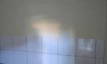 Imagem 4: Kitnet pequeno com banheiro e area de tanque - direto com proprietario