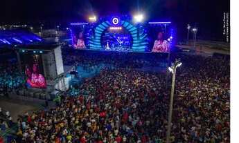 Imagem 2: Enfrete au palco da virada . *35