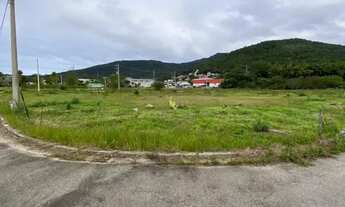 Imagem: Terreno com 459,63m² em loteamento planejado