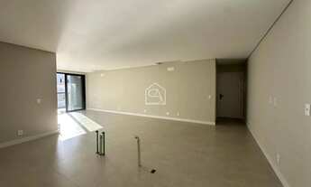 Imagem 5: More a poucos passos do mar, em um dos endereços mais desejados de Jurerê