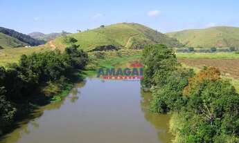 Imagem 4: Terreno margeando o Rio Paraíba , plano, para chácara em Jacareí