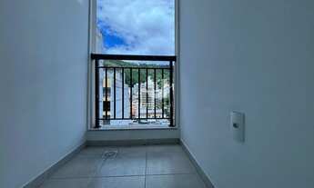 Imagem 4: Quarto e sala com vaga de garagem para locação na Av. Rio Branco