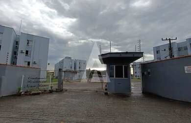 Imagem 2: Apartamento localizado no bairro Iririú, com 02quartos e uma vaga de garagem coberta