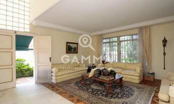 Imagem 3: Casa a venda no Pacaembu - Rua tranquila com guarita 24h