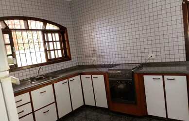 Imagem 5: Oportunidade - Casa Sobrado - Jardim das Oliveiras - Jacareí - 3 Dormitórios - 270m²