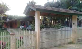 Imagem 4: Casa grande com área de festa