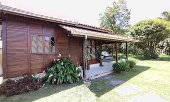 Imagem 2: 1168 02 Casas edificadas sobre um lote amplo, com área construída de aproximadamente 250,0