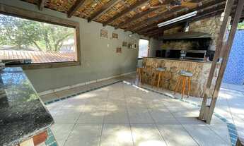 Imagem 4: Casa com dois lotes, 4 suítes, em área tranquila de Fradinhos