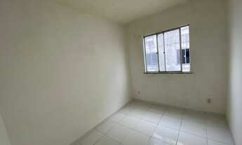 Imagem 3: Apartamento para aluguel possui 42 metros quadrados com 3 quartos em Industrial - Camaçari