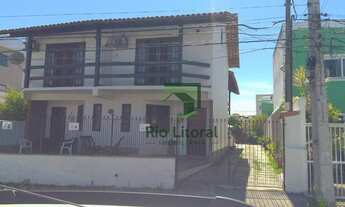 Imagem 3: Condomínio com quatros casas no Centro de Rio das Ostras