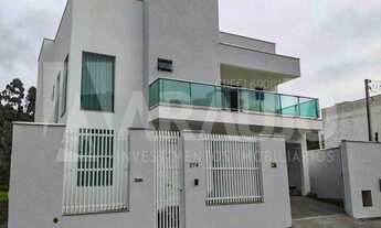 Imagem: Casa com piscina no bairro Ressacada em