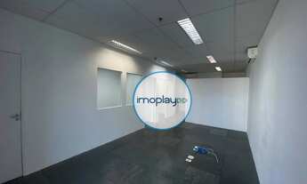 Imagem 3: Conjunto comercial com 76m² de área útil com layout mobiliado e 02 vagas de garagem, Ao la