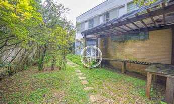 Imagem 5: Casa no bairro Pacaembu com 877m² área construída, 4 dormitórios, 3 suítes, 7 vagas. Proje