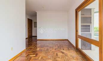 Imagem 2: Apartamento para venda tem 81 metros quadrados com 3 quartos em Rio Branco - Porto Alegre