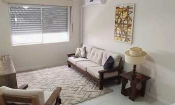 Imagem 6: Ótimo apartamento, amplo, com sacada de frente para a avenida