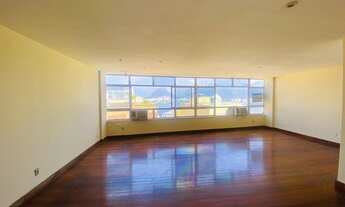 Imagem 2: Apartamento para venda tem 137 metros quadrados com 3 quartos em Lagoa - Rio de Janeiro