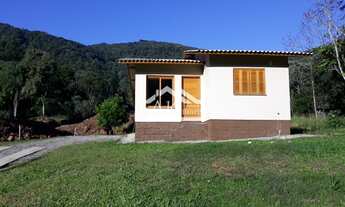 Imagem 1: Casa com 2 quartos em terreno de esquina em Picada Café na serra gaúcha