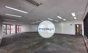 Imagem 4: Conjunto em Vão Livre, com copa, 03 banheiros, piso em carpete e luminárias