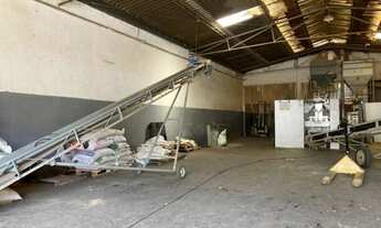 Imagem 5: Galpão/Depósito/Armazém para venda tem 734 metros quadrados