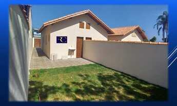 Imagem: Casa com amplo quintal em Itanhaém