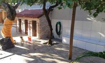 Imagem: Casa com piscina- Bairro nobre