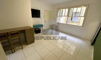 Imagem 2: JK semi mobiliado na cidade Baixa, ampla peça principal. CÓD 13244