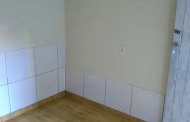 Imagem 5: Kitnet pequeno com banheiro e area de tanque - direto com proprietario