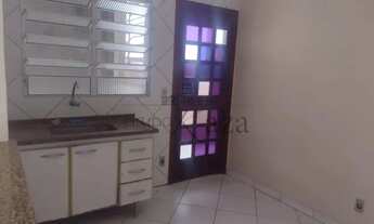 Imagem 4: Casa para aluguel possui 80 metros quadrados com 2 quartos. Bosque dos Eucaliptos