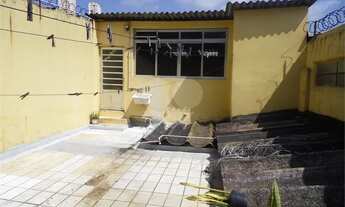 Imagem: Galpão fundos com de 140 M², possuindo