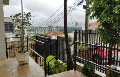 Imagem 2: Linda Casa á venda com 358 metros quadrados com 5 quartos