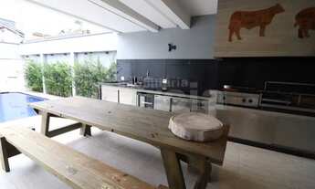 Imagem 4: Sobrado triplex em Peruíbe, com 4 suítes e piscina