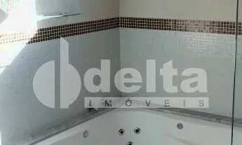 Imagem 6: Casa no condomínio Royal Park disponível para venda em Uberlândia-MG