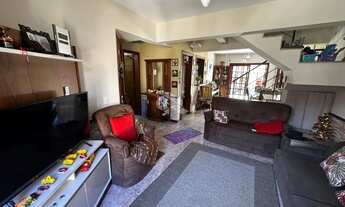 Imagem 5: Ampla Casa com 4 Dormitórios e Salão de Festas com Churrasqueira em Ipanema