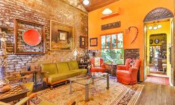 Imagem 6: Residência diferenciada na Demétrio Ribeiro. Residencia e ou comercial