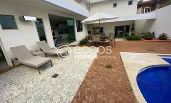 Imagem 3: Casa para aluguel, 3 quartos, 3 suítes, 6 vagas, Tabajaras - Uberlândia/MG