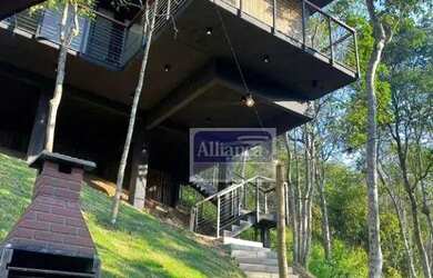 Imagem: Linda casa semi mobiliada cercada pelo verde!