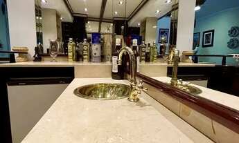 Imagem 3: Sobrado à venda com 4 suítes, salão de festas, quintal gourmet e 7 vagas