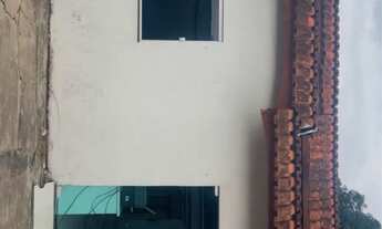 Imagem 5: Vendo uma casa com um imenso terreno e piscina