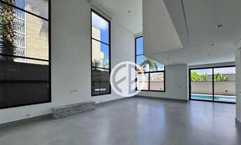 Imagem 2: Casa de Condomínio para venda em Alphaville de 452.00m² com 4 Quartos, 4 Suites e 6 Garage