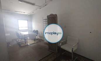 Imagem 4: Conjunto comercial com 32m² mobiliado, piso carpete, 01 banheiro, ar condicionado e 01 vag